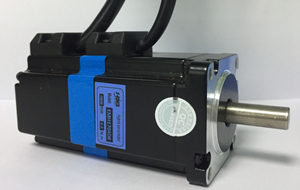 什么是保持轉矩？步進電機的外表溫度允許達到多少？